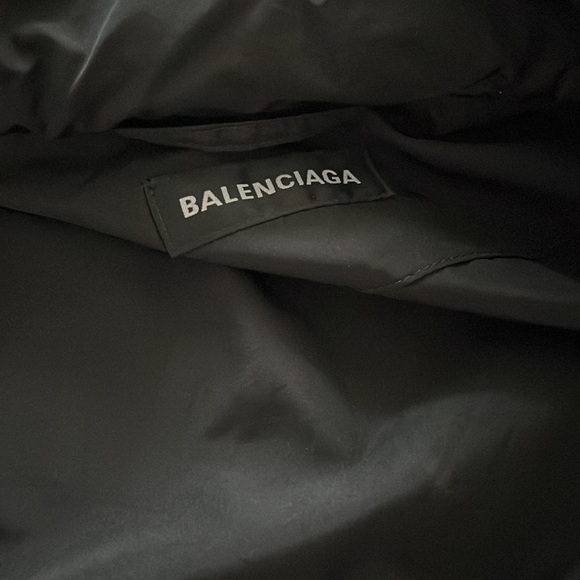 Size 44 balenciaga rain jacket - Picture 3 of 5